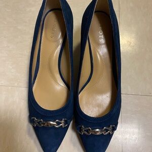 Elegant Navy Blue Heels with Silver Accent